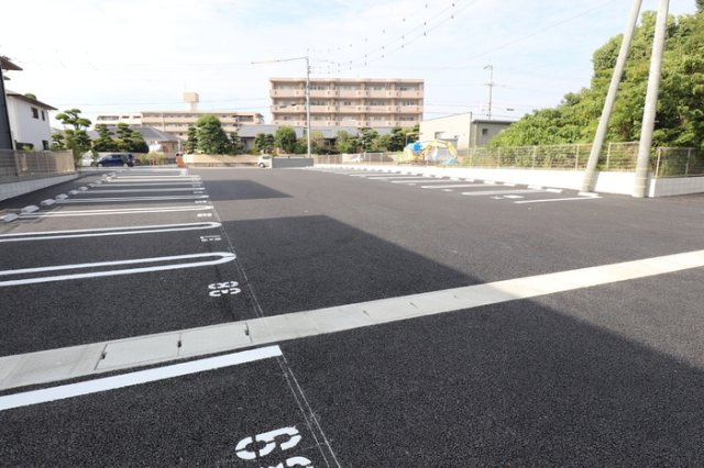 CIEL　A棟の駐車場