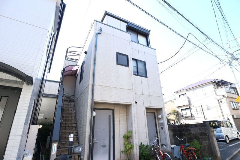 プティ・ジャルダンの外観