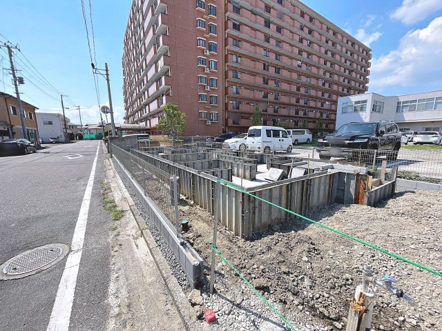 新築戸建・新築建売　郡山市愛宕町　橘小・第三中の前面道路含む現地写真|前面道路　南側幅員8.5ｍ　東側幅員6.1ｍ