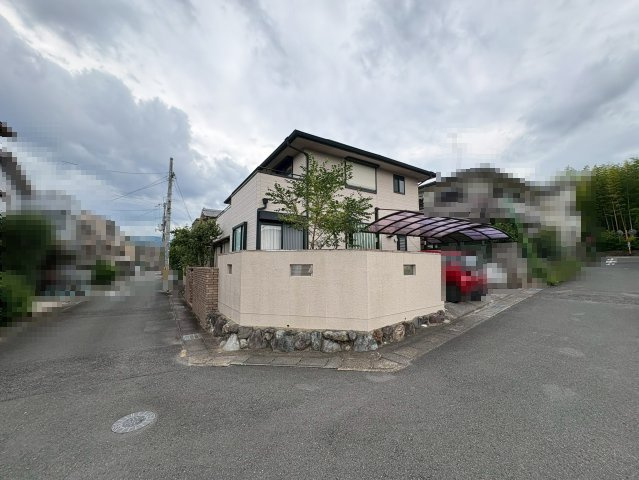 向日市寺戸町大牧　　　　　の外観|開放感のある南東角地。陽当たり・風通しの良い住環境です。