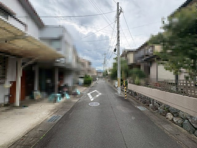 向日市寺戸町大牧　　　　　の前面道路含む現地写真|スーパー・コンビニ等、お買い物施設が充実しております。