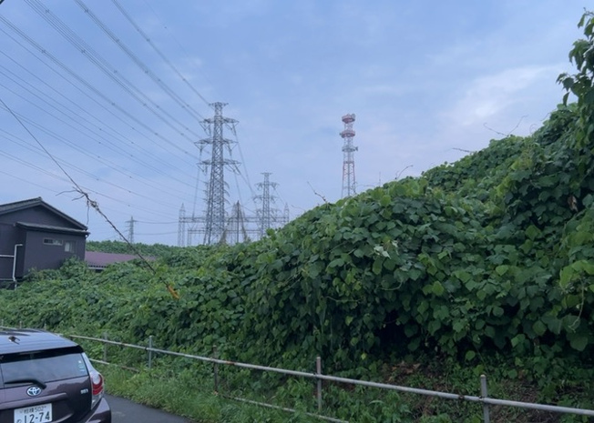 【外観】 | 土地の面積＝住宅面積ではありません。建ぺい率の問題などで、土地のある場所によって住宅を建てられる面積は限られています。高さもしかり、「土地」という言葉の中には、建築条件も含まれると考えておきましょう。