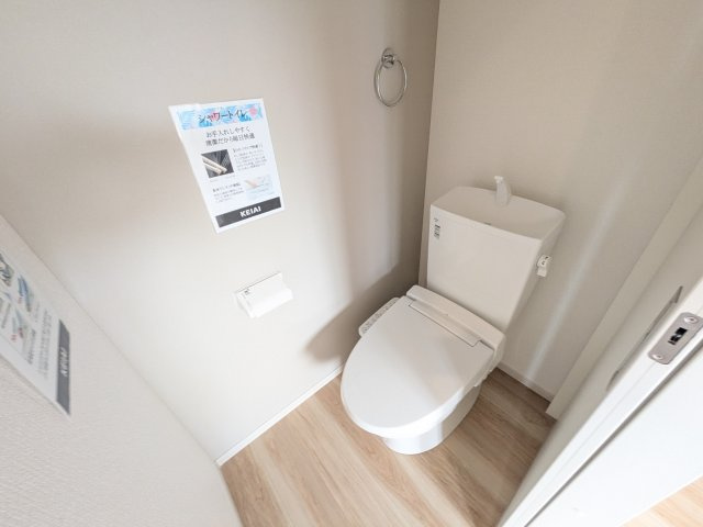 取手市宮和田　15期　新築戸建て　3号棟のトイレ|高い節水性能で、水道代を大幅にカット。環境とお財布に優しく、家計をしっかりサポートします。
もちろん温水洗浄便座付きです♪
