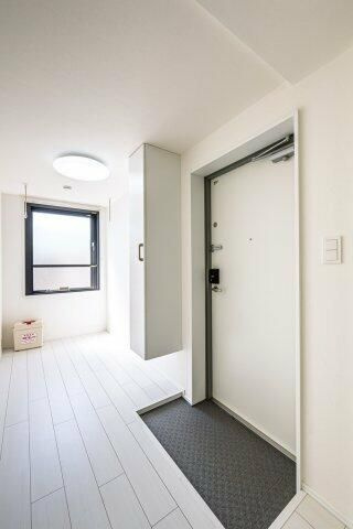 グランデ駒場の玄関
