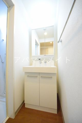 【洗面所】 | エストコート | 忙しい朝には欠かせない洗面所です
