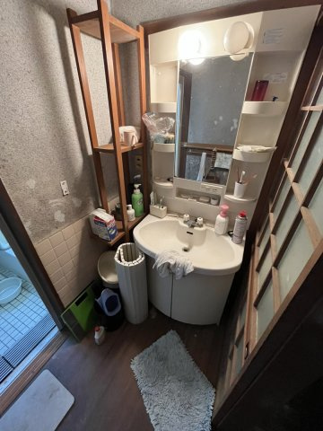 新町売家の独立洗面台|独立洗面化粧台が付いています