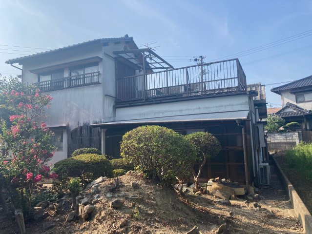 福岡県直方市頓野　中古戸建のその他|敷地内には立派な庭木・庭石があります