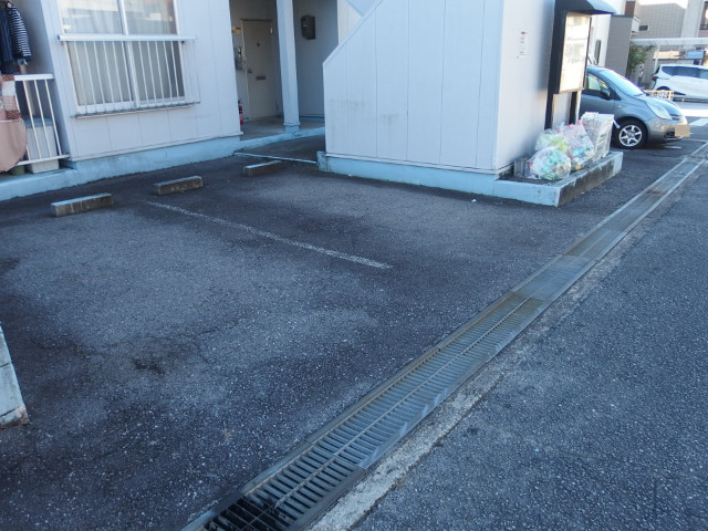 シャンピア馬乗Aの駐車場