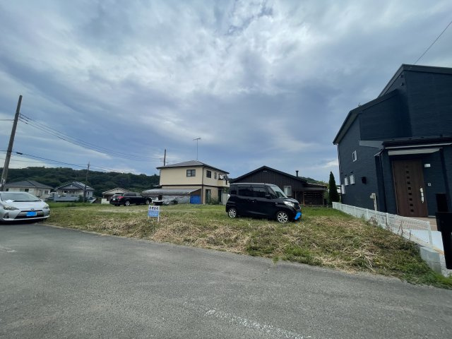 -三丁目不動産-　寄居町富田の前面道路含む現地写真