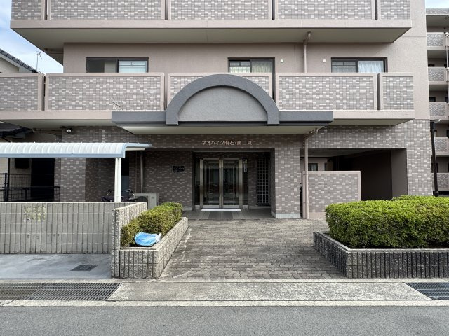 ネオハイツ明石・東二見のエントランス