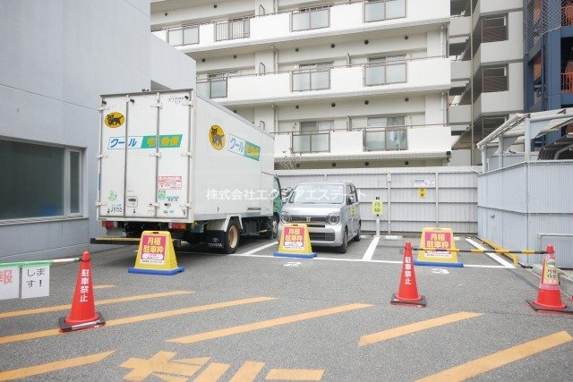 ルフランソレイユの駐車場