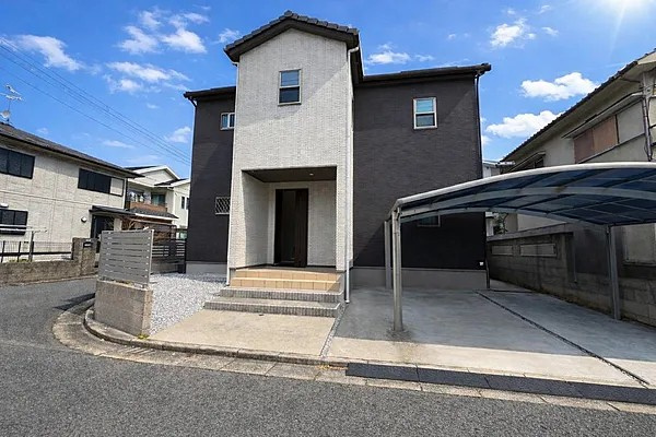 近江八幡市緑町1丁目　中古戸建の外観
