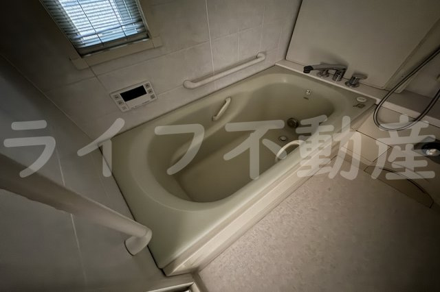 アクシス大阪の浴室|お風呂で日々の疲れを落としましょう