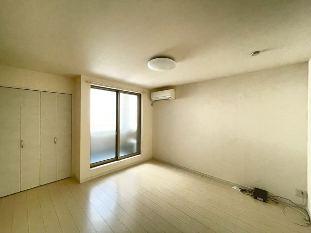 M＆T近大前の洋室