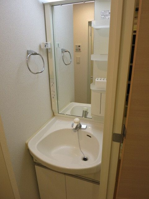 エスティメゾン大島の独立洗面台