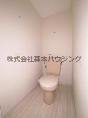【トイレ】 | 　ウエストプラザ | 落ち着いた色調のトイレです