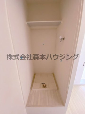 【設備】 | 　ウエストプラザ | 室内洗濯機置き場です