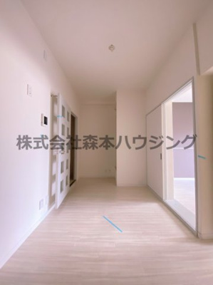 【居間・リビング】 | 　ウエストプラザ | ゆったりとした居間です
