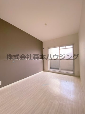 【洋室】 | 　ウエストプラザ | 広々とした洋室です