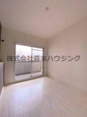 【洋室】 | 　ウエストプラザ | 明るい洋室です