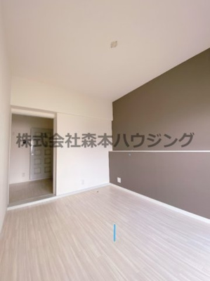 【洋室】 | 　ウエストプラザ | リビングスペース代わりに使えそうな洋室です