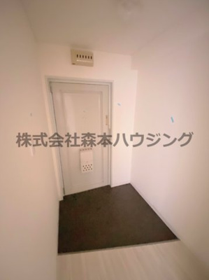 【玄関】 | 　ウエストプラザ | 落ち着いた玄関です