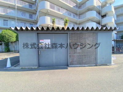 【その他共用部分】 | 　ウエストプラザ | 専用ごみ置き場です