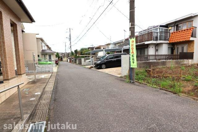 勝田台３丁目　売地の前面道路含む現地写真|勝田台３丁目　売地　建築条件なし　約35.3坪　東南側4.5ｍ公道面