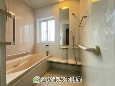 【浴室】 | KEM小山市東間々田１期中古戸建 | 足を延ばしてリラックス☆1坪サイズのシステムバスです！


