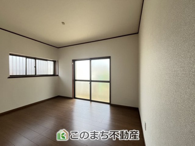 【洋室】 | KEM小山市東間々田１期中古戸建 | 大切なプライベート空間は、趣味に合わせて使って頂けるようシンプルに仕上げてあります♪
