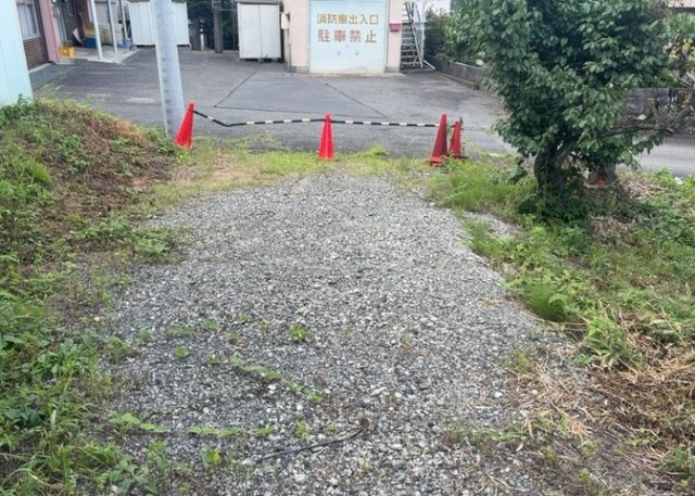 【外観】 | 家を建てる前提で土地を探している場合、地盤の丈夫さは譲れない条件の一つです。地盤が脆弱だと追加工事が必要となります。また、過去に地盤沈下や液状化現象を起こした土地は、できるだけ避けた方がいいでしょう。