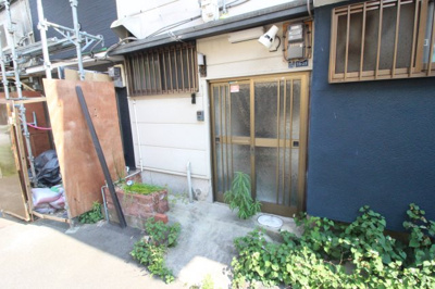 【エントランス】 | レトロハウス田辺Ⅱ | 玄関前
