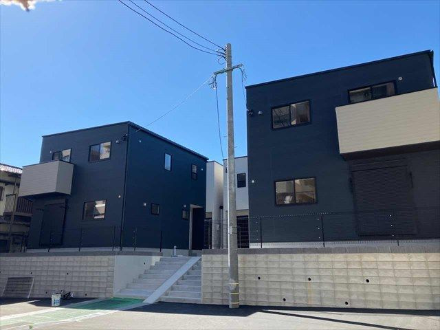 りとあみる小松町の外観