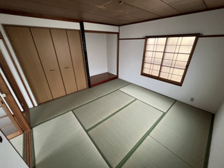 樋之池町貸家の居間