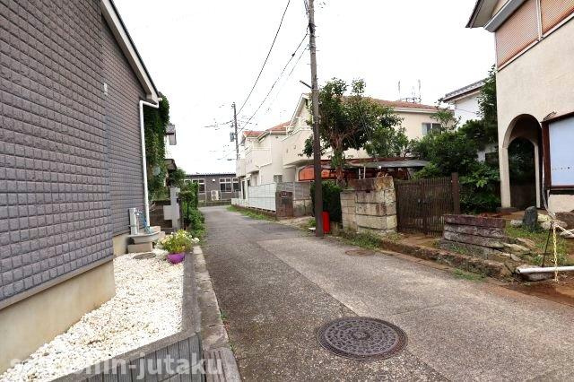 大和田　売地の前面道路含む現地写真|北西側４ｍ位置指定道路　間口約7.5ｍ　私道面積あり