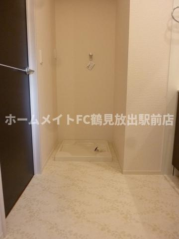 大阪市城東区諏訪２丁目のハイツの洗面所