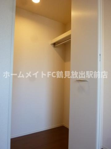 大阪市城東区諏訪２丁目のハイツの収納