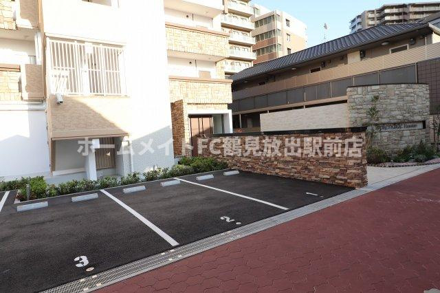 大阪市鶴見区放出東３丁目の賃貸マンションの駐車場