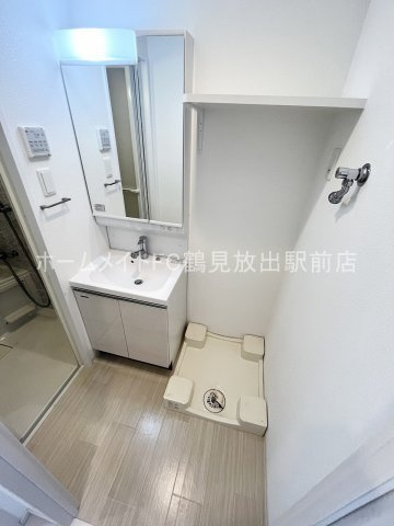 大阪市鶴見区放出東３丁目の賃貸マンションの洗面所