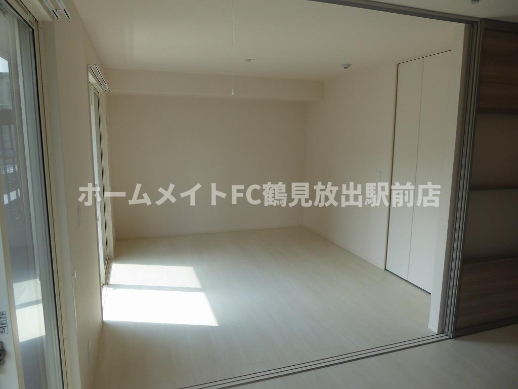 大阪市鶴見区中茶屋２丁目のハイツの洋室