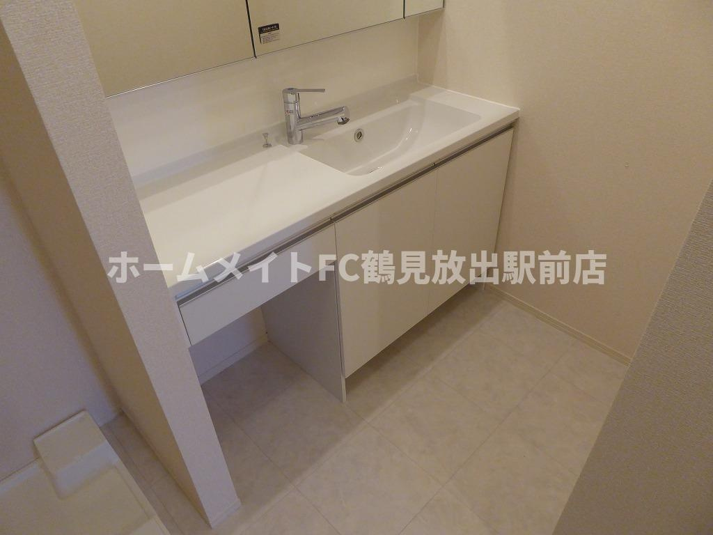 大阪市鶴見区中茶屋２丁目のハイツの洗面所
