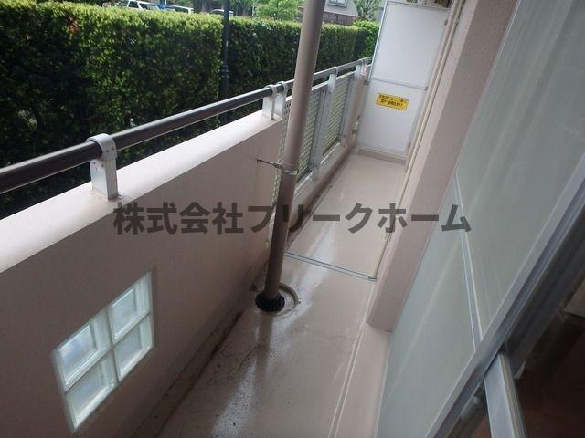 小金井市梶野町３丁目の賃貸マンションのバルコニー