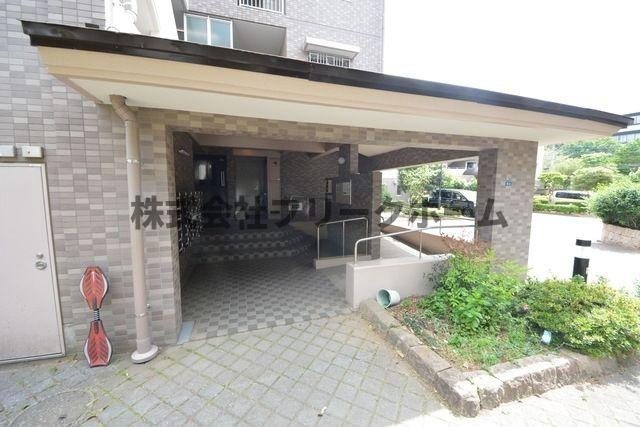 小金井市梶野町３丁目の賃貸マンションのエントランス