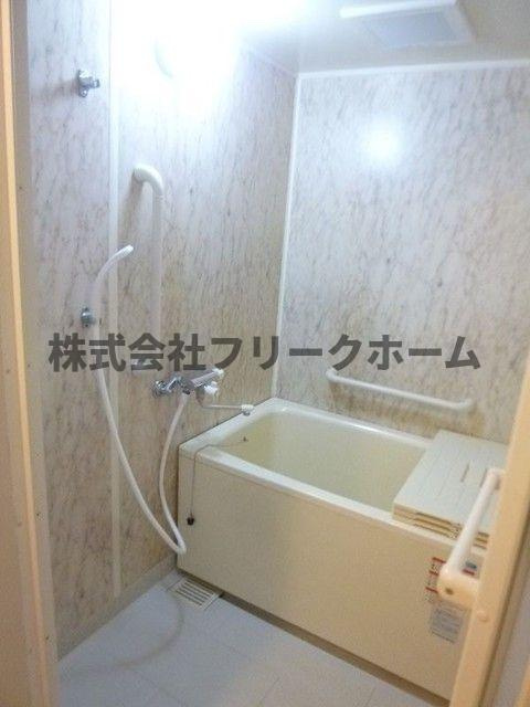 小金井市梶野町３丁目の賃貸マンションの浴室