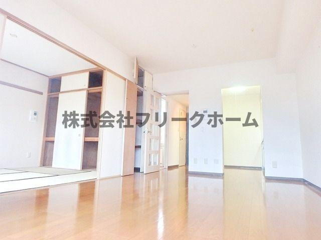 小金井市梶野町３丁目の賃貸マンションの居間・リビング