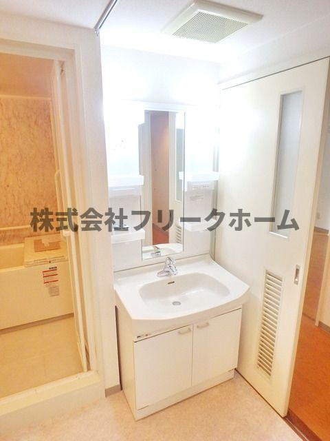 小金井市梶野町３丁目の賃貸マンションの洗面所
