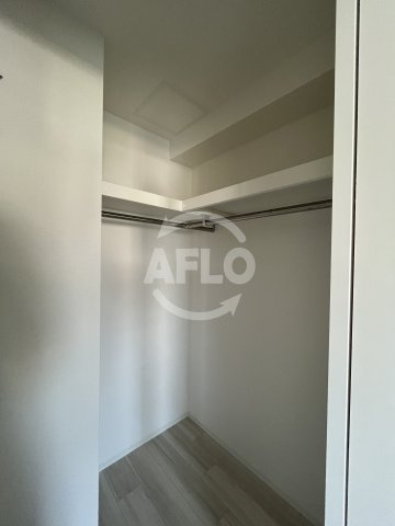セレニテ新大阪ミラク弐番館の収納|セレニテ新大阪ミラク弐番館　ウォークインクローゼット