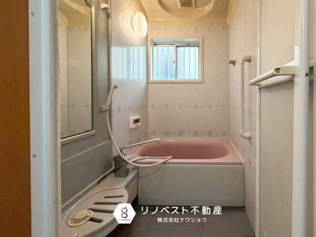 東大阪市北石切町の浴室|コンパクトなお風呂ですが、カビや水垢が発生しやすい範囲も限定的で、清潔を保ちやすいのが魅力的です◎