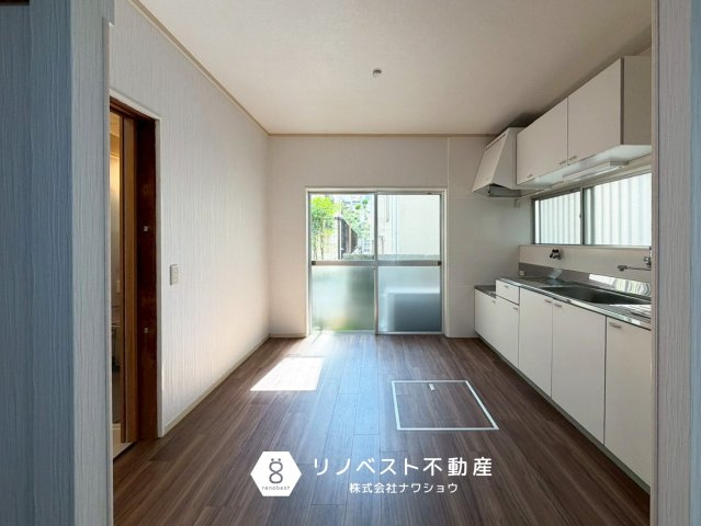 東大阪市北石切町の居間・リビング|明るい太陽の日差しが差し込むLDK。
晴れの日はライトなしでも生活できます◎