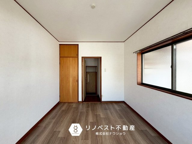 東大阪市北石切町の洋室|長方形の間取りでお部屋のレイアウトがしやすいです♪